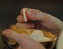 Nadzwyczajni szafarze Eucharystii