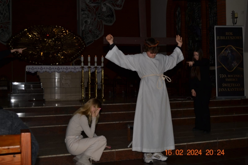 Droga Krzyżowa Dobro - Zło